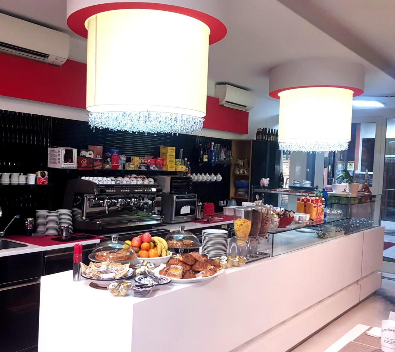 Hotel Elys Pieve Emanuele Exterior foto