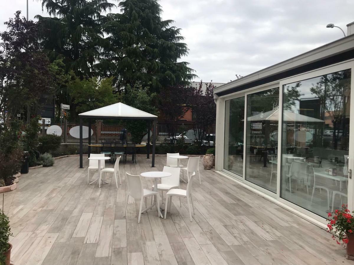 Hotel Elys Pieve Emanuele Exterior foto